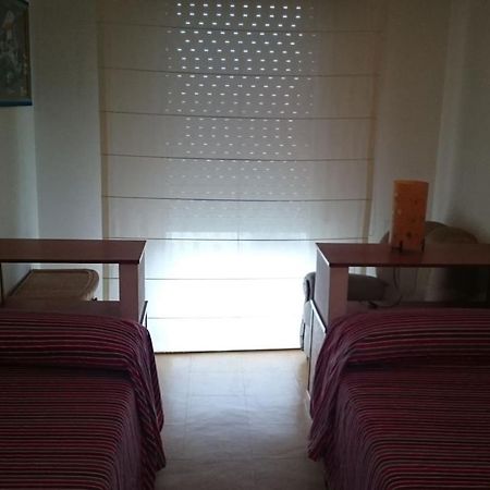 Se Alquila Piso Centrico En Sanxenxo C/Garaje Apartman Kültér fotó