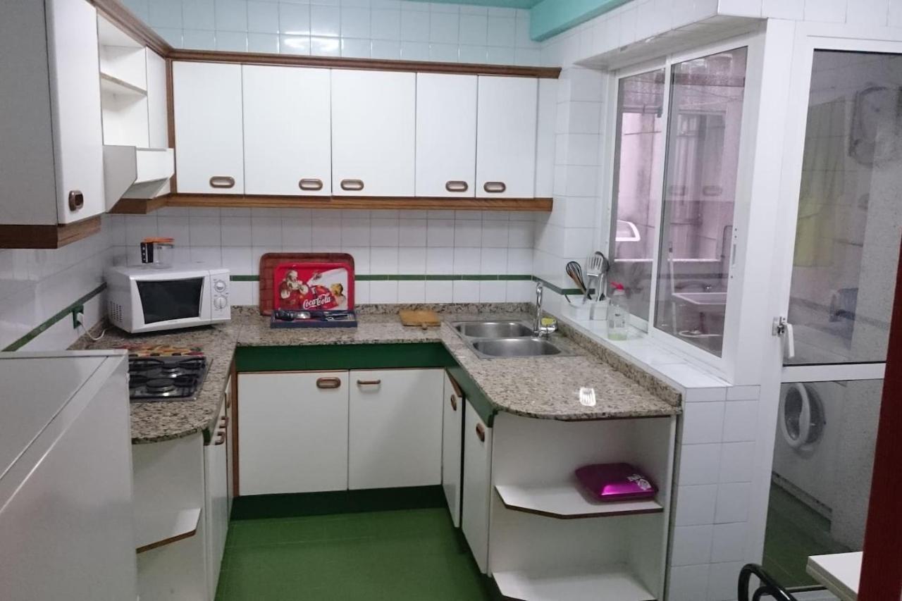 Se Alquila Piso Centrico En Sanxenxo C/Garaje Apartman Kültér fotó