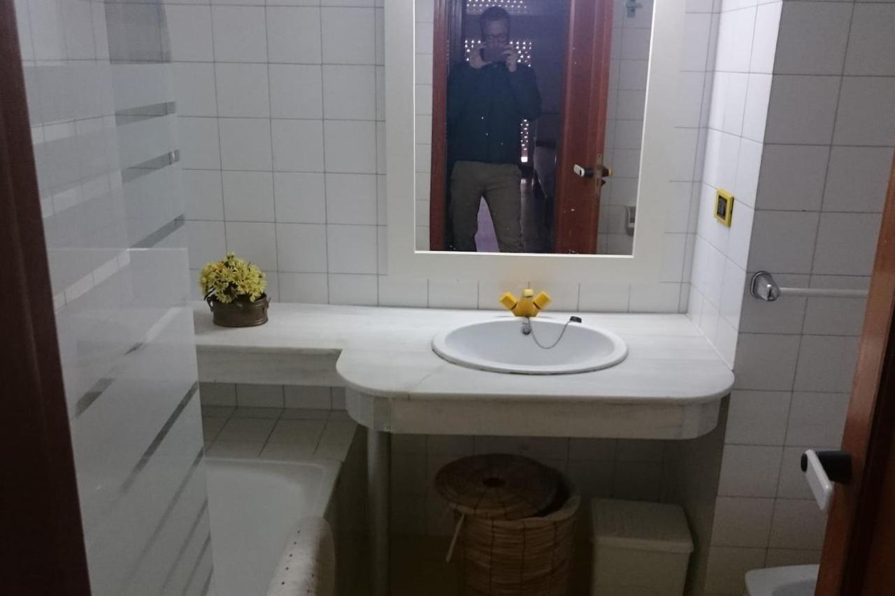 Se Alquila Piso Centrico En Sanxenxo C/Garaje Apartman Kültér fotó